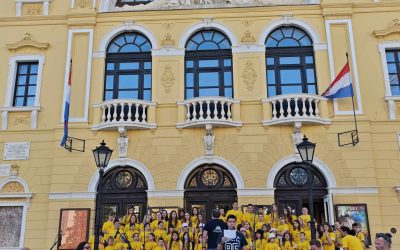 Rock mulčki in učenci Osnovne šole Slatine v živo iz Splita